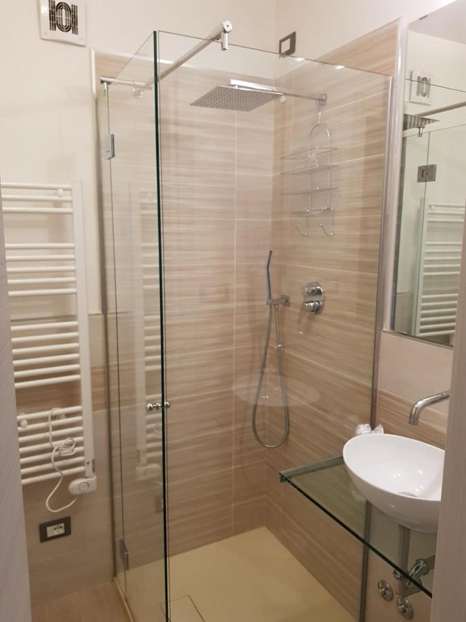 Brezza Marina Bed & Breakfast มารีนาดีคาร์รารา ภายนอก รูปภาพ