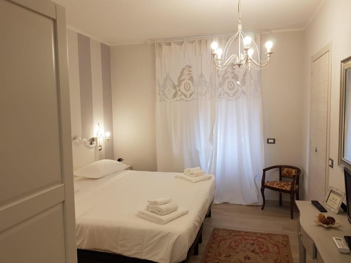 Brezza Marina Bed & Breakfast มารีนาดีคาร์รารา ภายนอก รูปภาพ