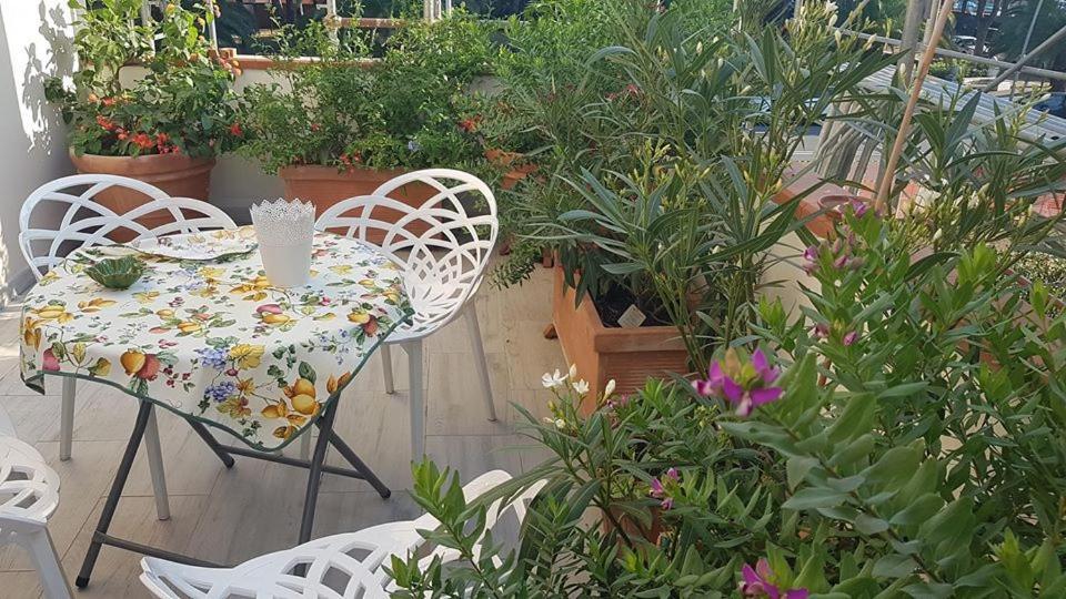 Brezza Marina Bed & Breakfast มารีนาดีคาร์รารา ภายนอก รูปภาพ